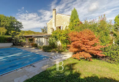 Maison avec jardin et terrasse 4