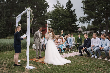 Fotografo di matrimoni Suvi Mikkanen (suvihelmi). Foto del 9 agosto 2023