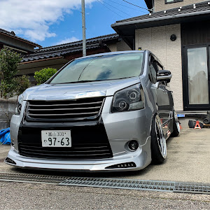 ノア ZRR70W