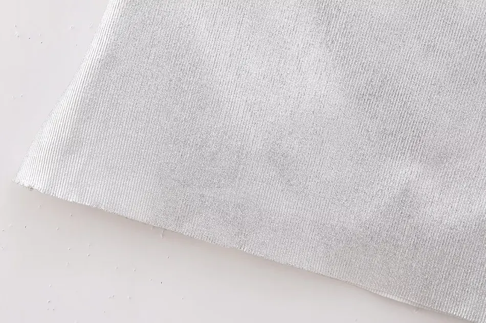 Dames gebreide top in ondergoedstijl ultiem comfort. Deze veelzijdige top biedt een flatterende pasvorm en een zacht gevoel, perfect voor dagelijks gebruik.