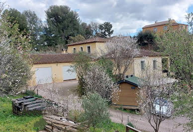 Propriété avec piscine 2