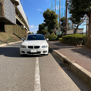 320i