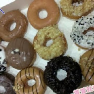 Krispy Kreme Doughnuts 甜甜圈