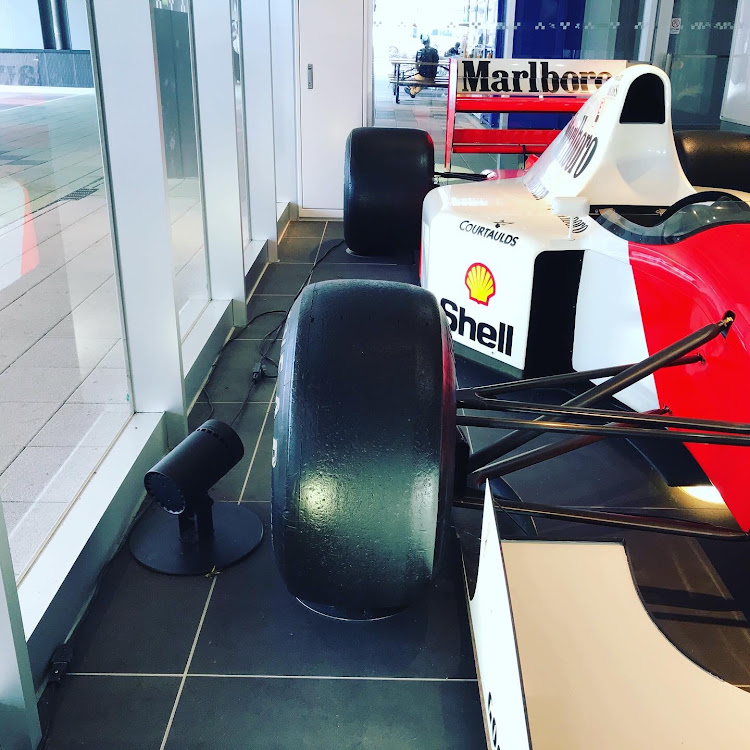 CX-3の鈴鹿パーキング・ラーメン・アイルトン・セナ・MP4/7・今のF1に興味無しに関するカスタム事例の投稿画像5枚目