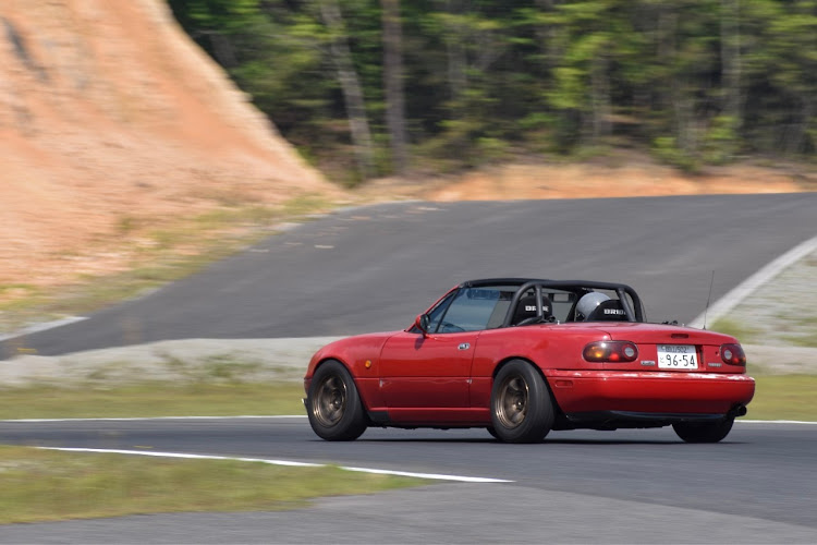 ロードスターのNA6CE・wellaautorepair・TSタカタサーキット・ＲＳガレージワタナベ・サクラムに関するカスタム事例の投稿画像3枚目