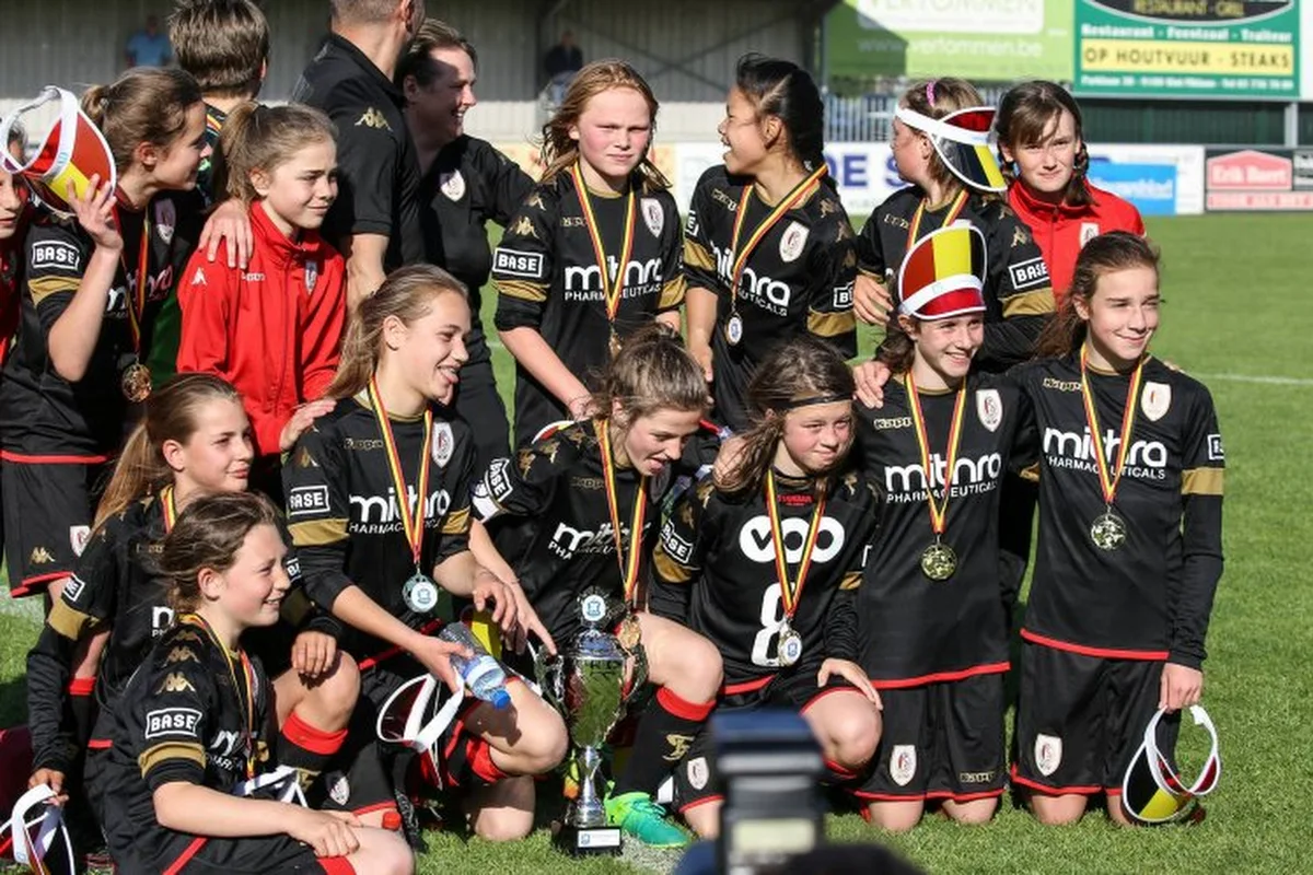 Gent en Standard een beker rijker na zinderende finales