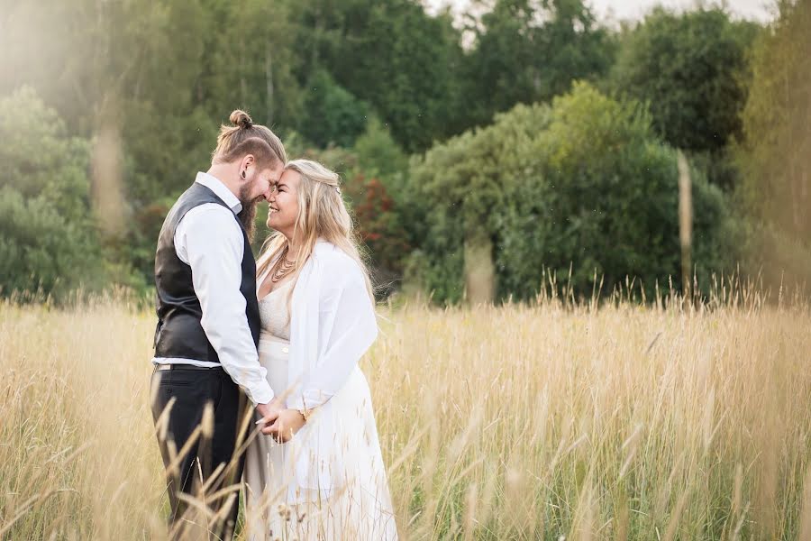 Fotografo di matrimoni Agnes Achrén (fotografagnes). Foto del 30 marzo 2019