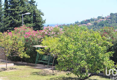 Maison avec piscine et terrasse 1