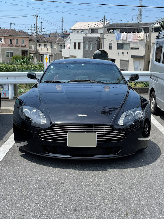 ヴァンテージ クーペの週末ドライブ・コンビニ駐車場・軽ワゴン・緑のある街・ドライブに関するカスタム事例の投稿画像1枚目