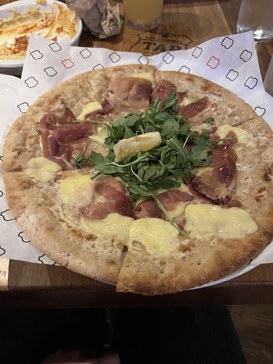 Proscuitto pizza