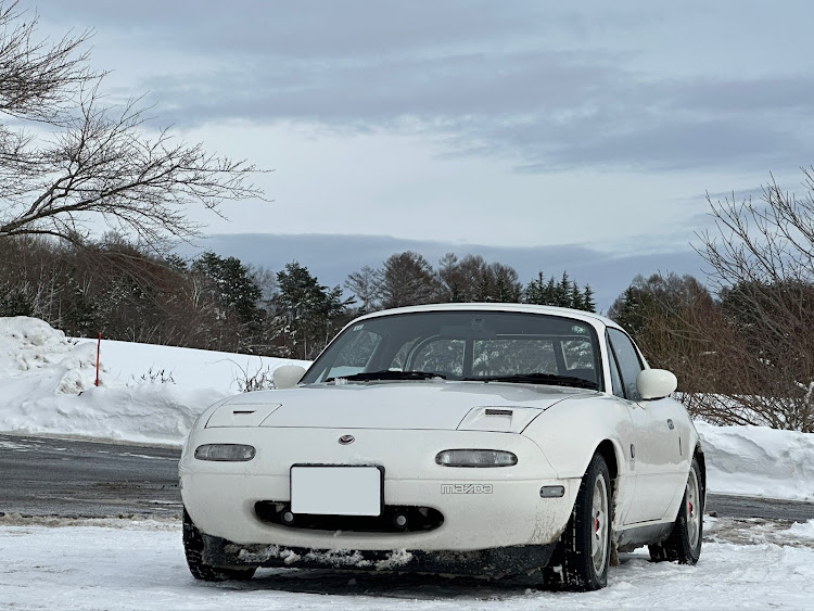 ロードスターのあけましておめでとうございます・今年もよろしくお願いします・NA8C・雪とコラボに関するカスタム事例の投稿画像1枚目