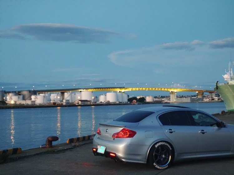 スカイラインのV36セダン・館鼻岸壁・夕日をバックに・いつもいいね＆コメントありがとうございます🥰に関するカスタム事例の投稿画像1枚目