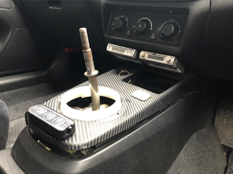 ランサーエボリューションのDIY・シフトノブ・シフトブーツ・VARIS・3連休に関するカスタム事例の投稿画像3枚目
