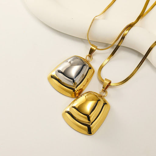 Title 2, Womens Exaggerated Glossy Three-dimensional Ge...