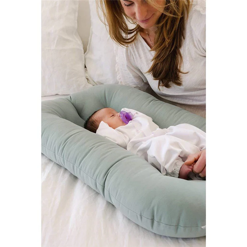 Handig Bionisch Bed voor Pasgeborenen, Biedt Comfort en Veiligheid, Simuleert de Baarmoeder voor een Rustige Slaap.