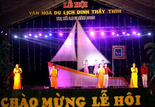 Lễ hội Dinh Thầy Thím năm 2015 diễn ra đặc sắc