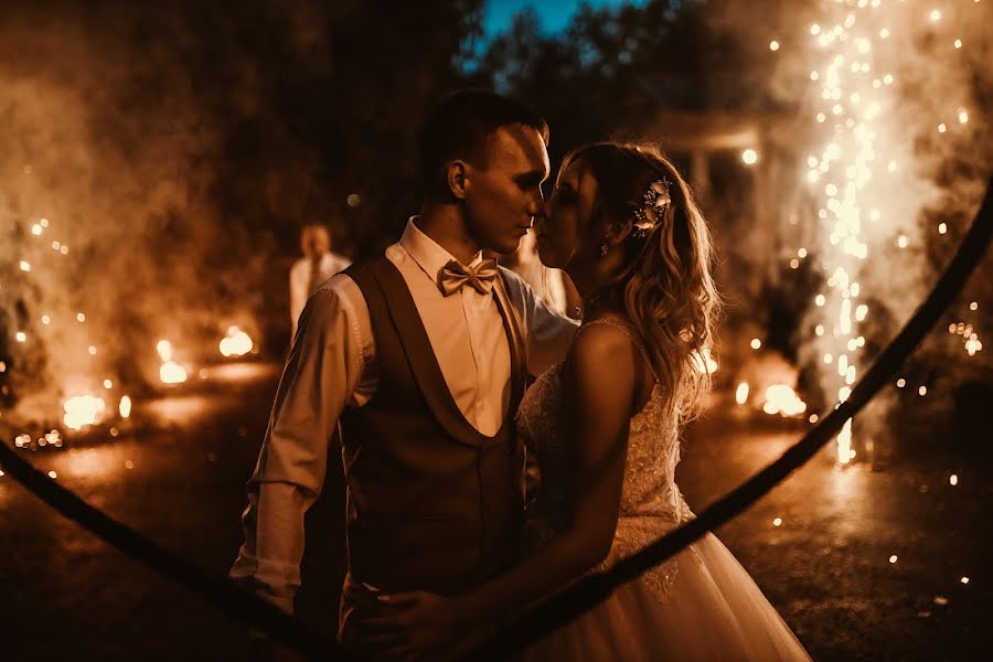 Fotografo di matrimoni Dmitriy Vetlugaev (vetlugaev). Foto del 1 aprile 2022