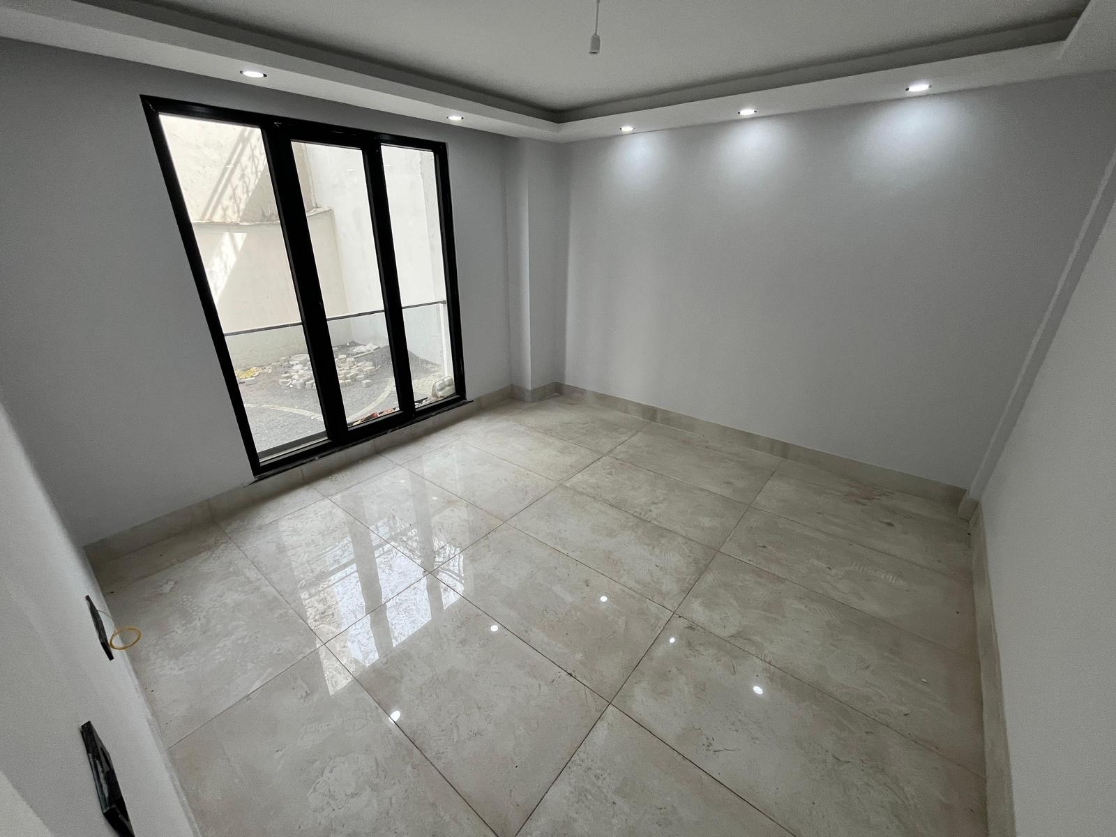 EMEK MAHALLESİNDE SIFIR BAHÇELİ 2+1 DAİRE