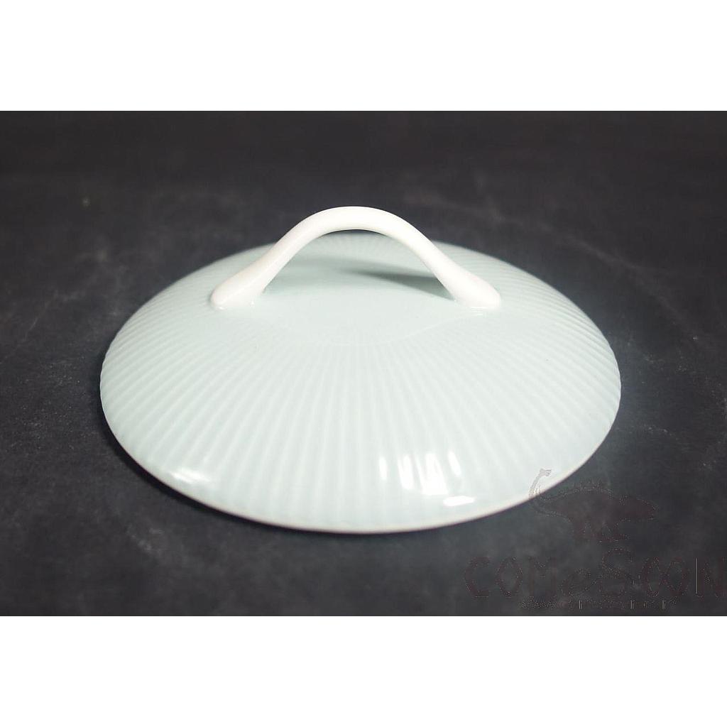 G161 Series 4.25" Tall Shark's Fin Lid - Blue