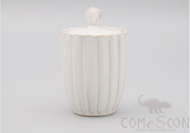 Chrysanthemum Small Canister, White, 5.75", 175ML