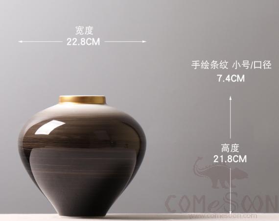 Vase, Ceramic.
L22.8*W21.8cm,
Calibre 7.4cm
