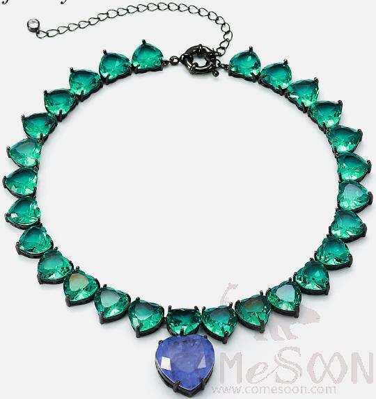 Necklace / Jewelry
Xyn100460