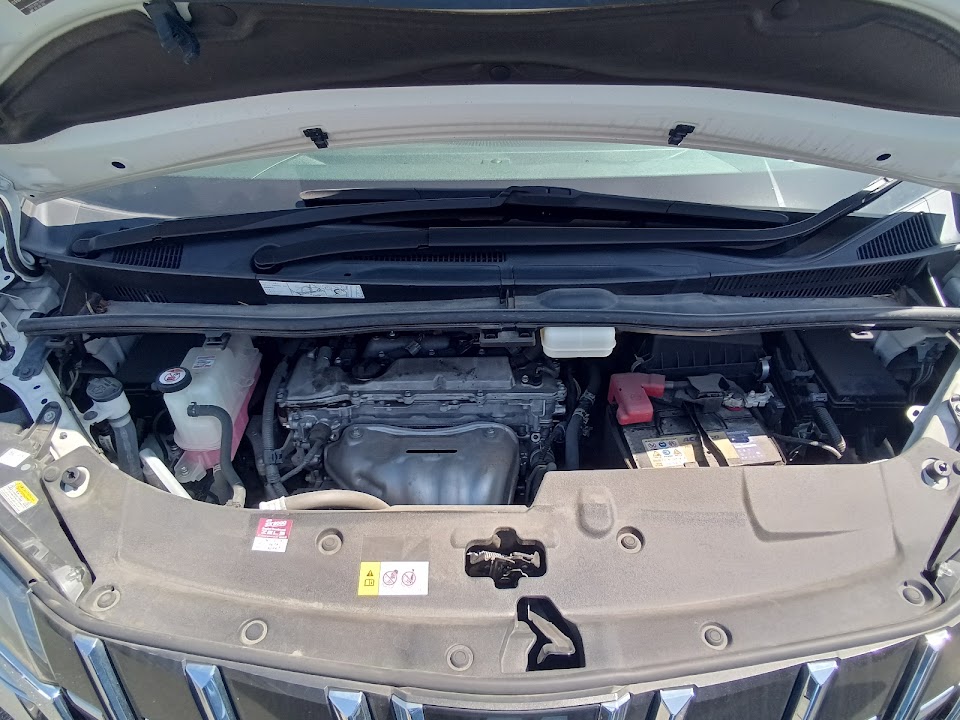 Toyota Alphard chassis 03052 — gambar 2 daripada 6