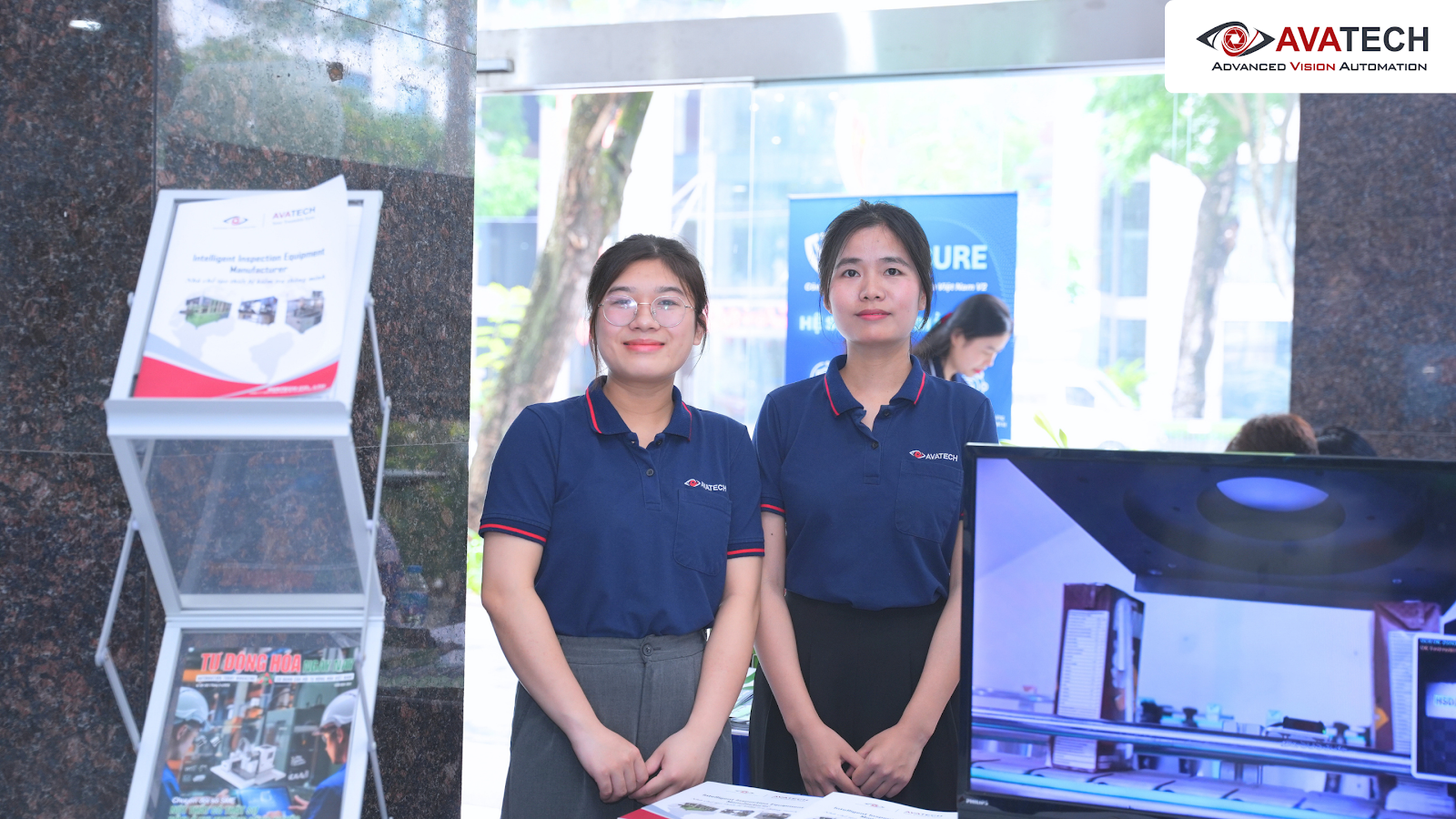 Có thể là hình ảnh về học tập, TV và văn bản