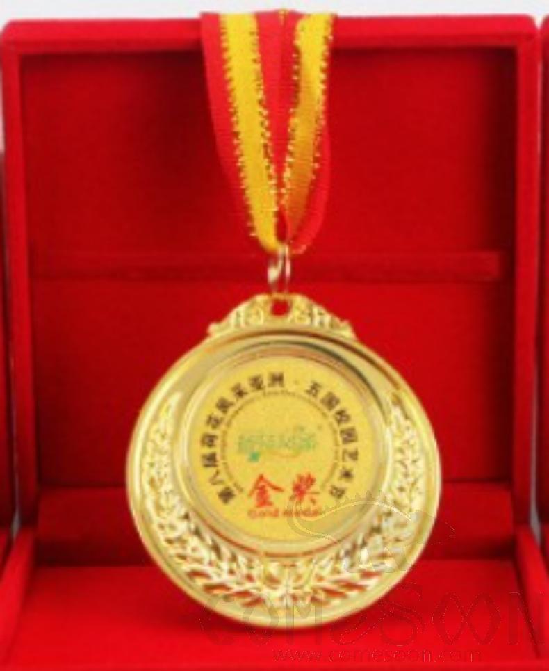 Customized Logo Gold Medal,
Φ6.5cm, 35G,
Rope Lenght:90cm