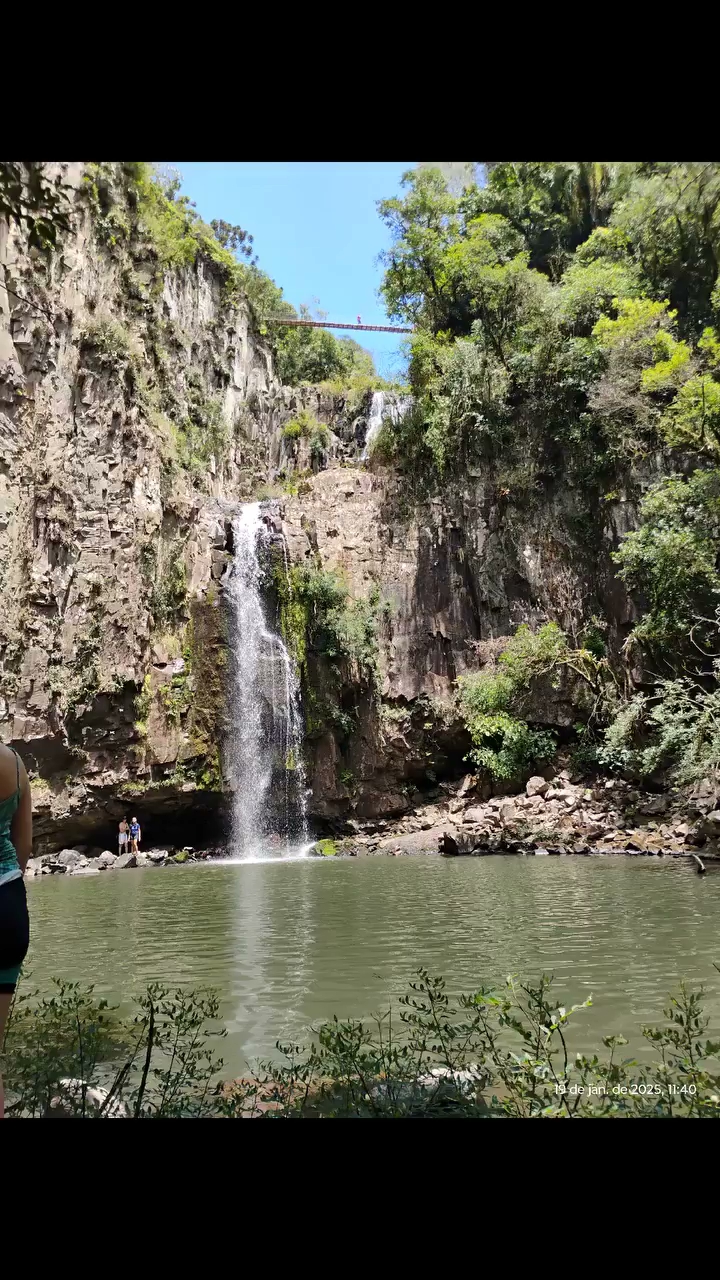 Vídeo: Cascata Cânion Perau do Facão