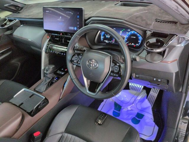 Toyota Harrier Z casis MXUA80-0106807 — gambar 1 daripada 6