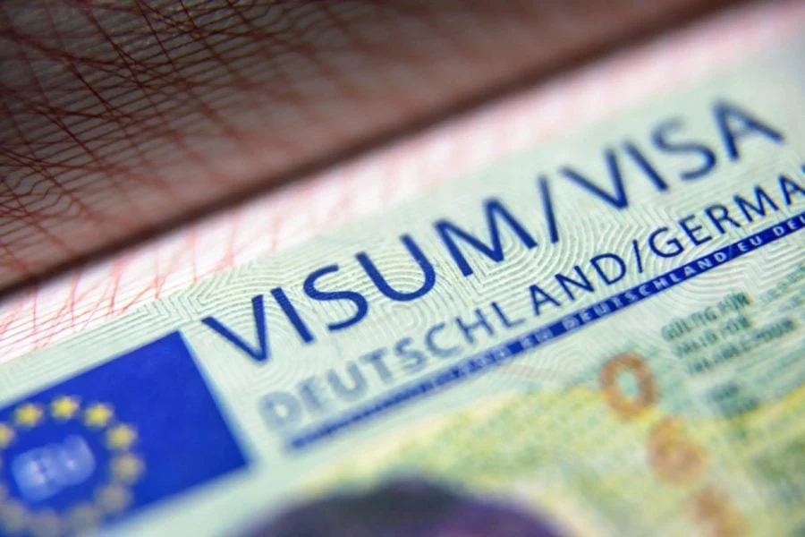 Des associations de consommateurs marocaines réclament des mesures plus strictes contre les intermédiaires chargés de la prise de rendez-vous pour les visas.