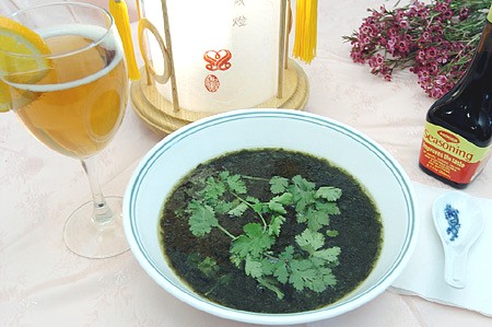 Làm món canh rong biển