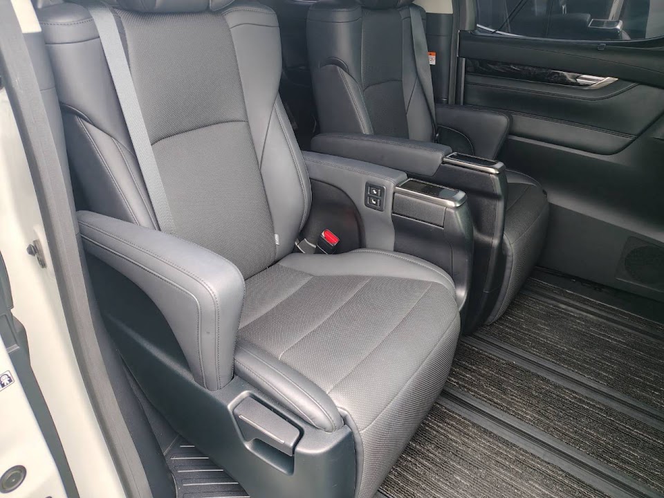 Toyota Alphard chassis 44578 — gambar 3 daripada 6