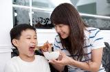 Thiết lập mô hình ăn uống lành mạnh cho con 