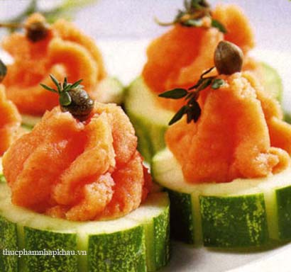 Cá hồi nhồi dưa chuột