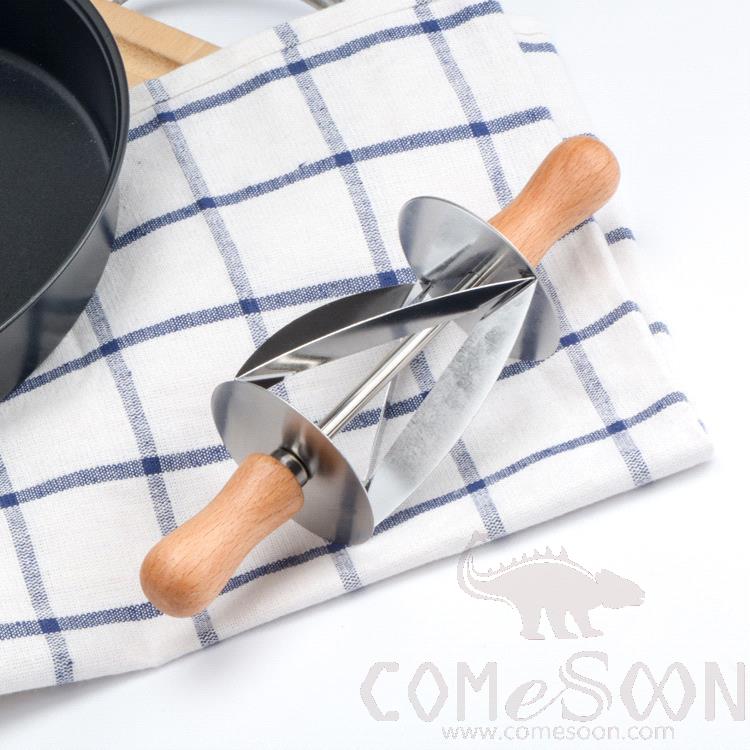 Croissant Triangular Dough Cutter, 430 Ss+ Wood, 20*6*6cm