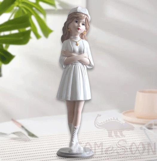 Rasin Ornaments Resin Decorations Creative Decoration Artistic Decoration  L8*W8*H34, White