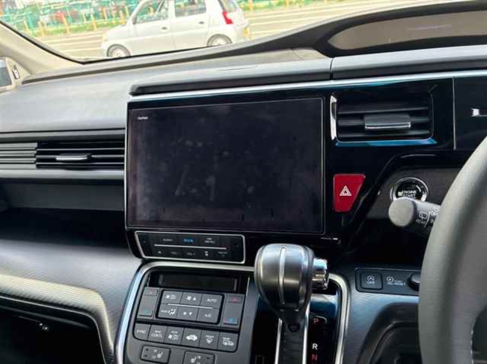 Honda Stepwagon chassis 33127 — gambar 6 daripada 6