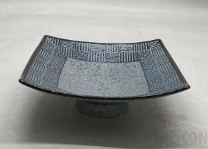 Seiran Series-7.5"creative Square Plate with High Legs
