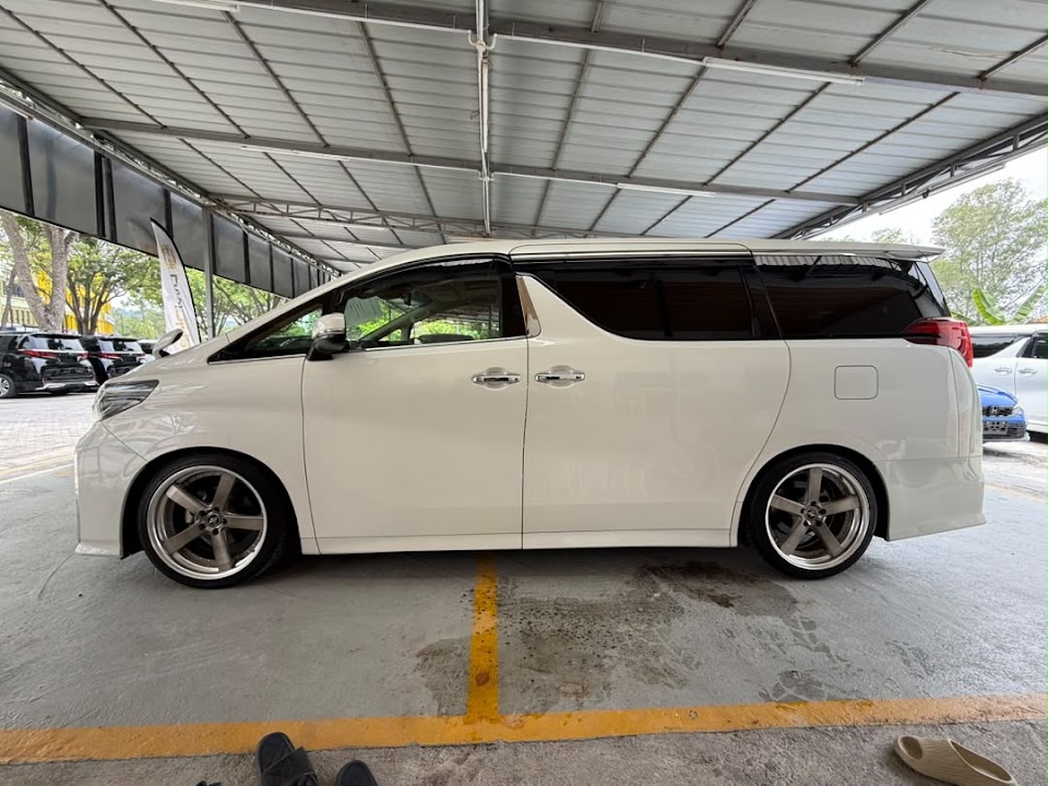 Toyota Alphard chassis 26595 — gambar 3 daripada 6