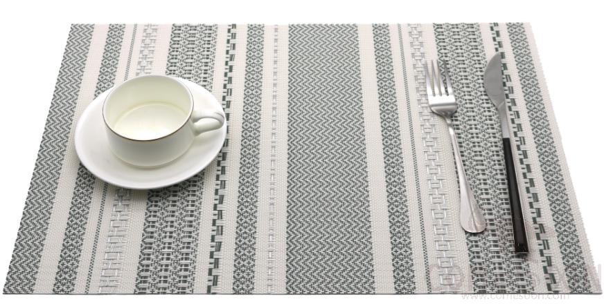 Hot Pressed Edge PVC Placemat, Dark Green Jacquard
White with Bright Silk 28*43*0.1cm