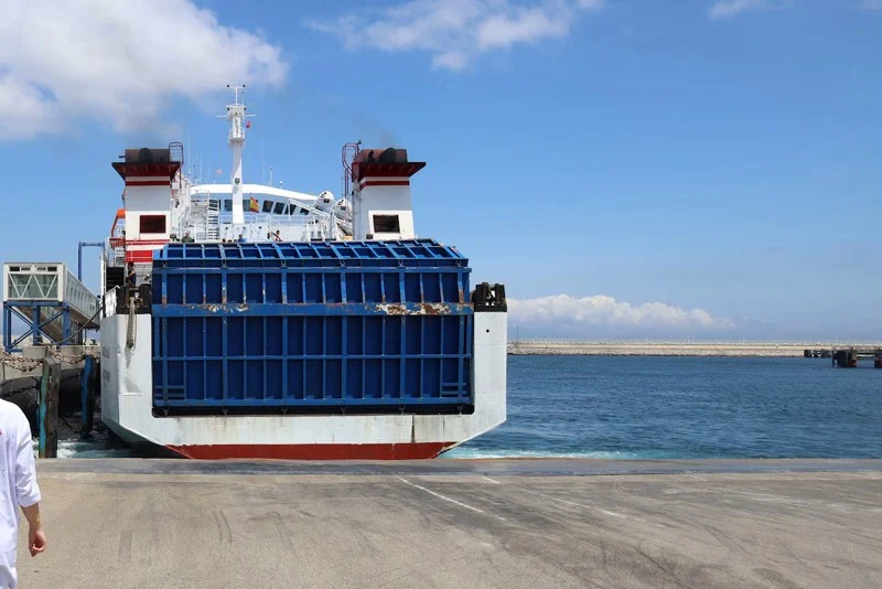 Les liaisons maritimes entre Tarifa et Tanger ont été suspendues après une brève réouverture.