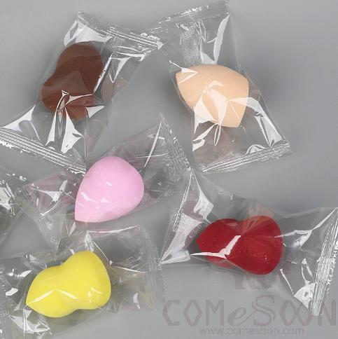 Gourd Shaped Beauty Blender with Clear Pouch, Non-Latex, Black