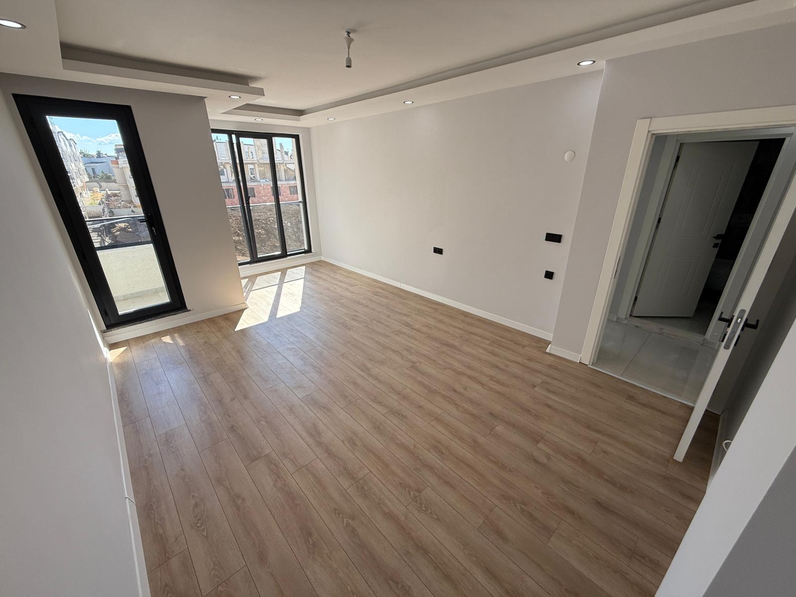 BAYRAMOĞLUNDA ASANSÖRLÜ 2+1 SIFIR DAİRE