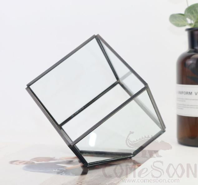 Black Pentagonal Flower House, 15*15*15cm