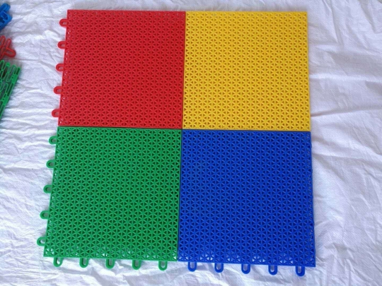 Outdoor Floating Floor Mat, Plastic (Soft), 25*25*1.2cm