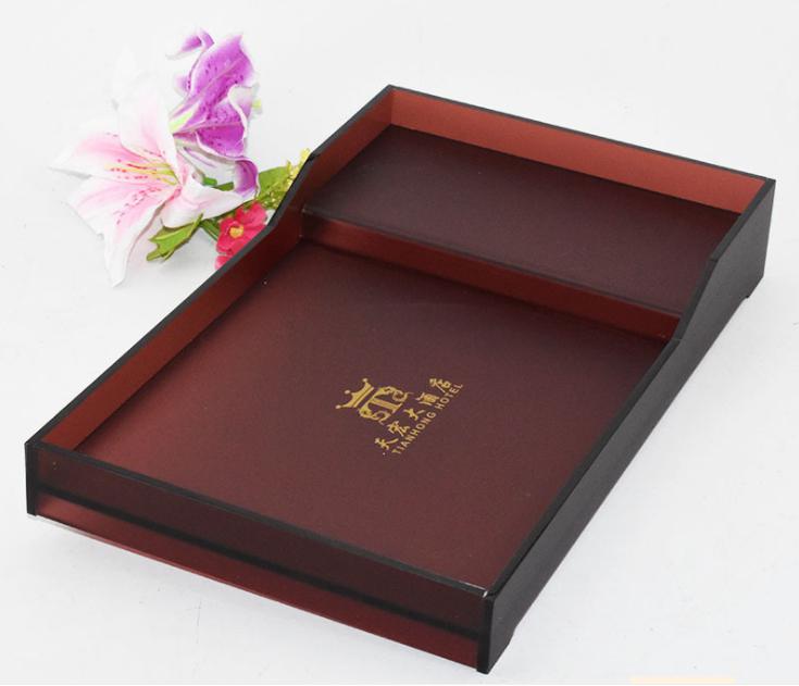 Tray-Matted Red