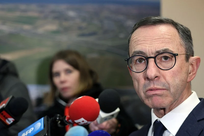 L'ancien ministre français Retailleau se présente à la présidence.