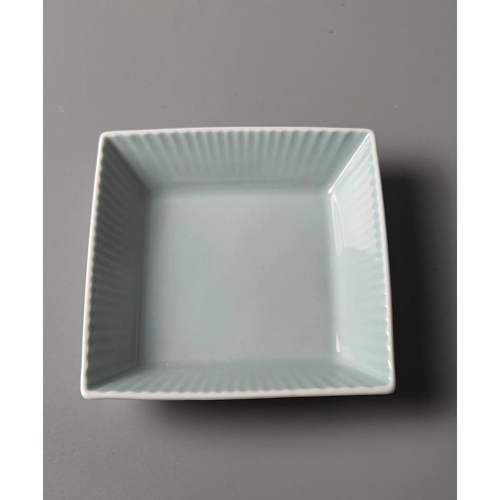 G161 Series 3.5" Square Plate - Blue